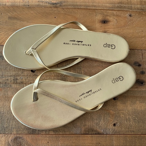 gap gold flip flops